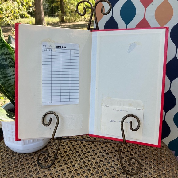 Pauline Johnson The Story of an American Indian by Lucie Hartley 1980 Hardback - Picture 10 of 13